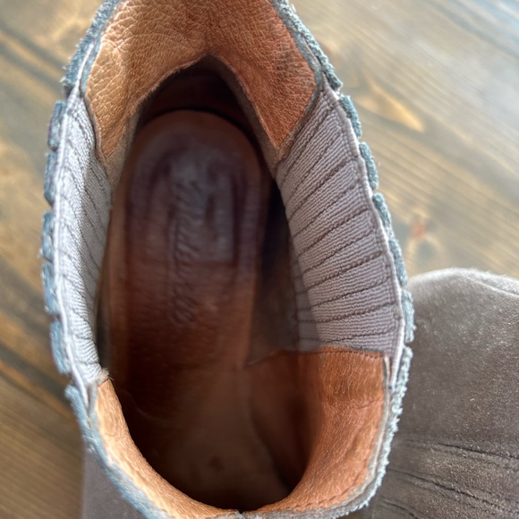 Madewell Women’s Taupe Suede Block Heel Booties Size 7 - Picture 3 of 8